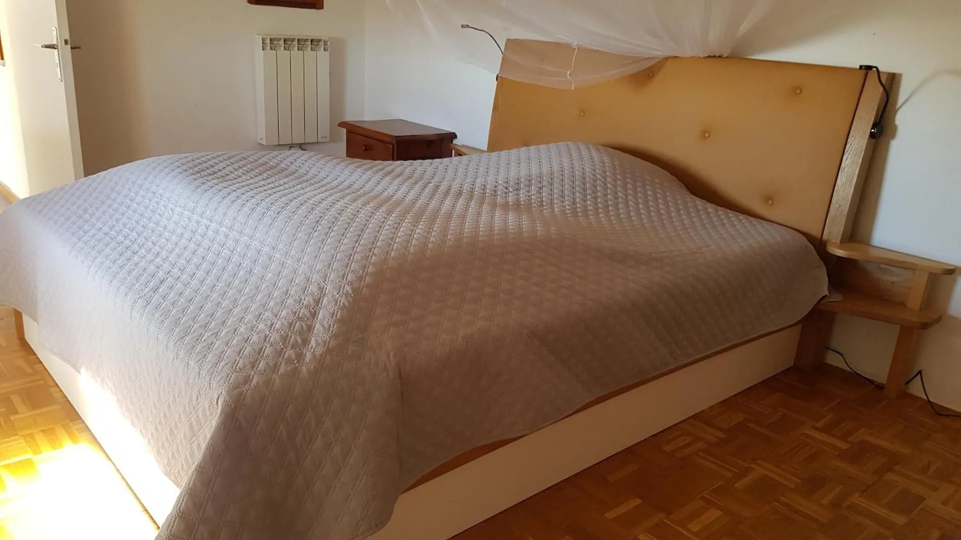 La Brise, Provenzialisches Appartement In Vence, Cote D'Azur, Fuer 6-8 Personen